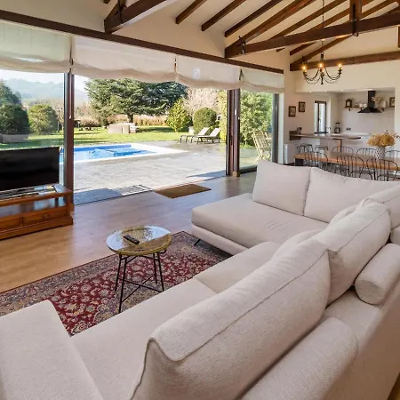 Impresionante Entre Mar Y Montana * La Cavada