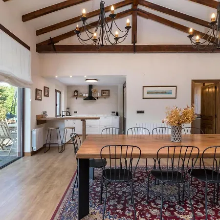 Impresionante Entre Mar Y Montana