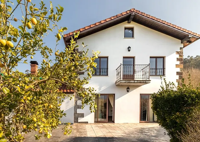 Impresionante Entre Mar Y Montana